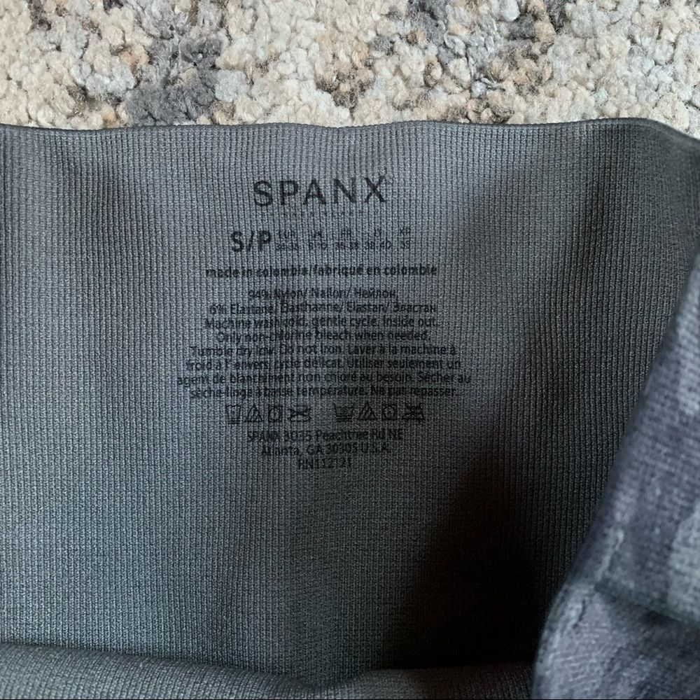 Spanx Gray Camo Look At Me Now Leggings Small - Picture 3 of 8